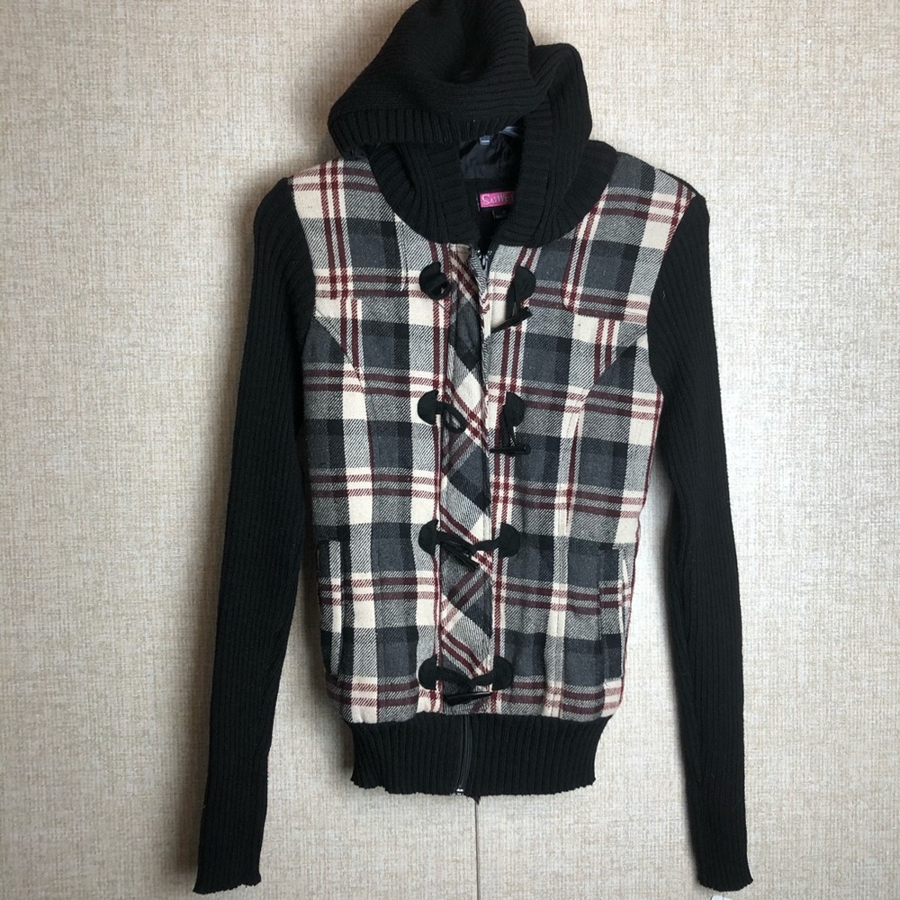 Junior’s Plaid Hooded Jacket Size Medium.